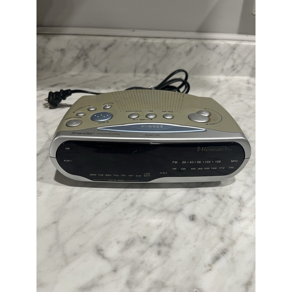 Emerson CKS1850 Research SmartSet AM-FM 2-Alarm Clock Radio Blue LED TESTED